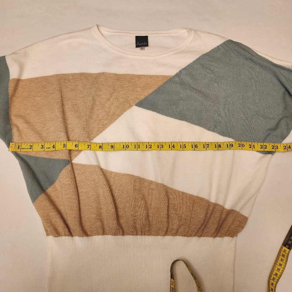 Colorblock Crew Neck Sweater - Picture 10 of 10